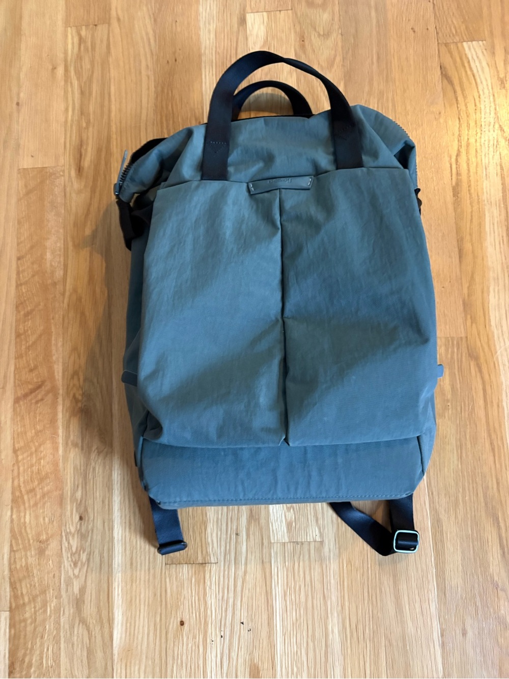 Bellroy Tokyo Tot Compact in Everglade- Like new